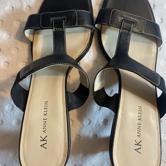 ANNE KLIEN Black T-Strap Mule - Picture 4 of 16